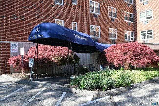 Photo - 27 Northill St Unit 6U