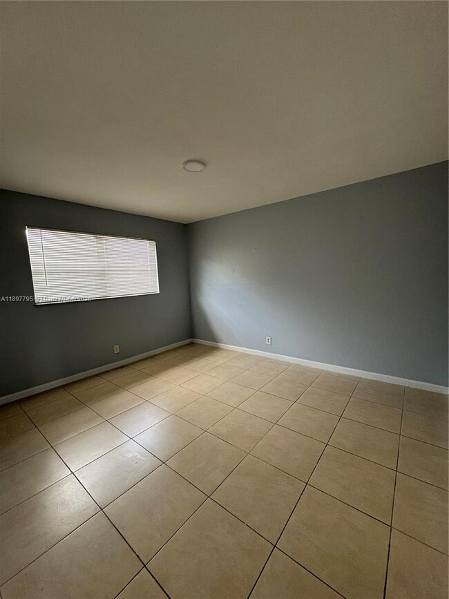 Photo - 6840 Pembroke Rd Unit 106