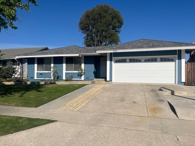 Building Photo - 4 Bedroom, 2 bath home for rent in Huntington Beach