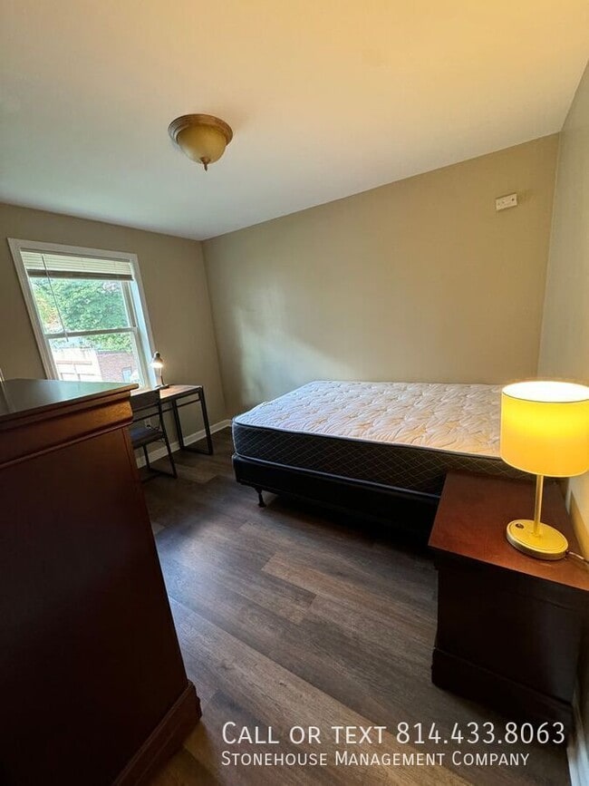 440 W 10th St Unit 7