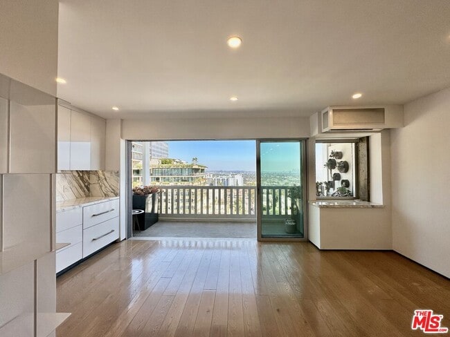 Photo - 999 N Doheny Dr Unit 1005
