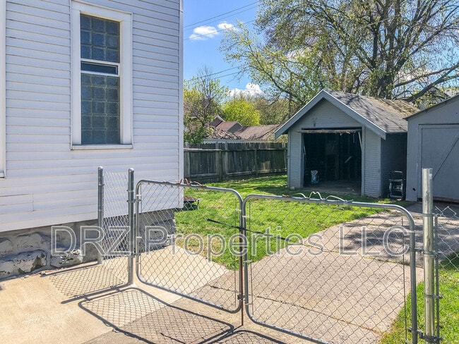 Photo - 1012 Bridge St NW