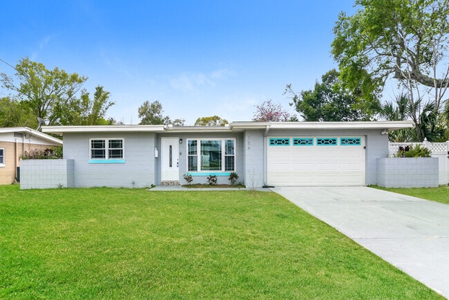 Building Photo - 754 Ave N SE