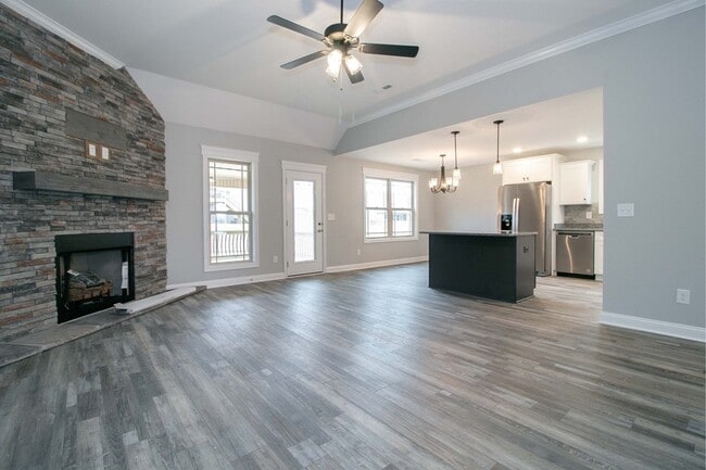 Photo - 1080 Harrison Way