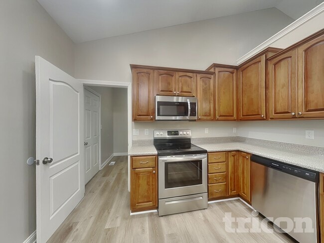 Photo - 4687 Bayview Dr