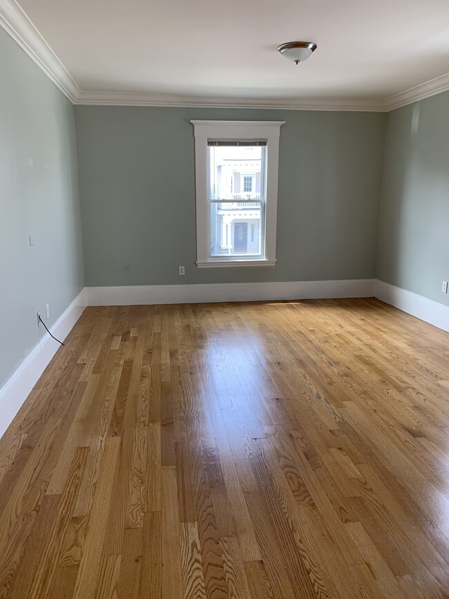 30 Mount Vernon St Unit 2