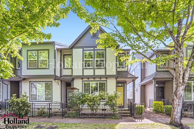 Building Photo - Beautiful 3 Bedroom Home with Community Pool, Hot Tub & 2-Car Garage in Hillsboro