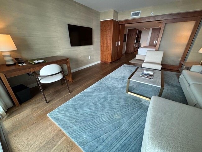 Photo - 383 Kalaimoku St