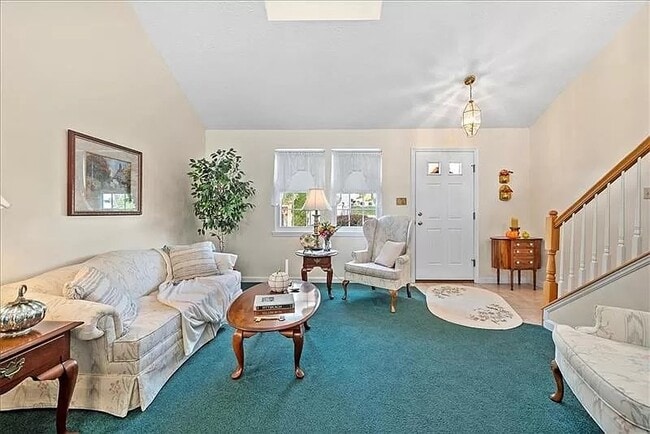 Photo - 103 Paddock Ln