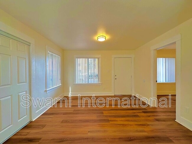 Photo - 1006 Island Ave