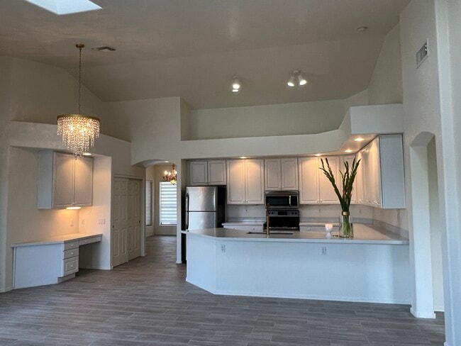 Building Photo - 814 W Beechnut Dr Rental