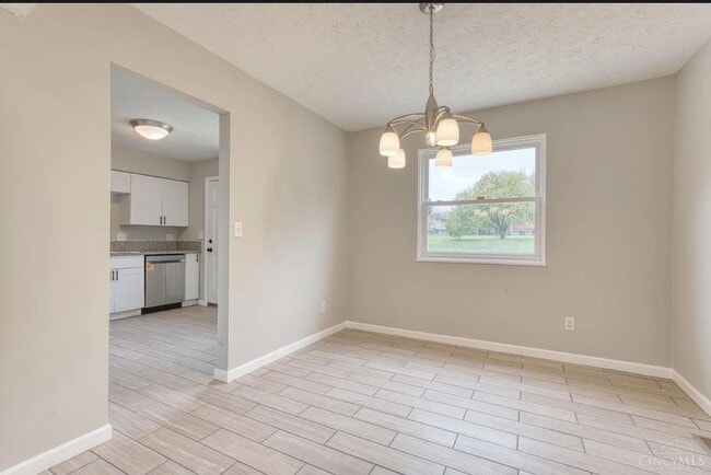 833 W Galbraith Rd