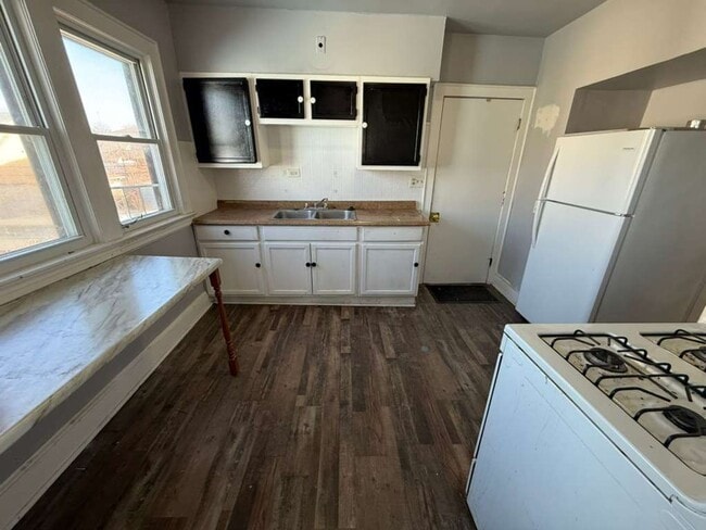 Photo - 4913 E 85th St Unit Up