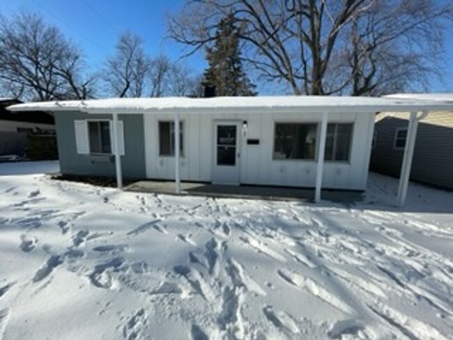 Updated 3BD/1BA - Updated 3BD/1BA House