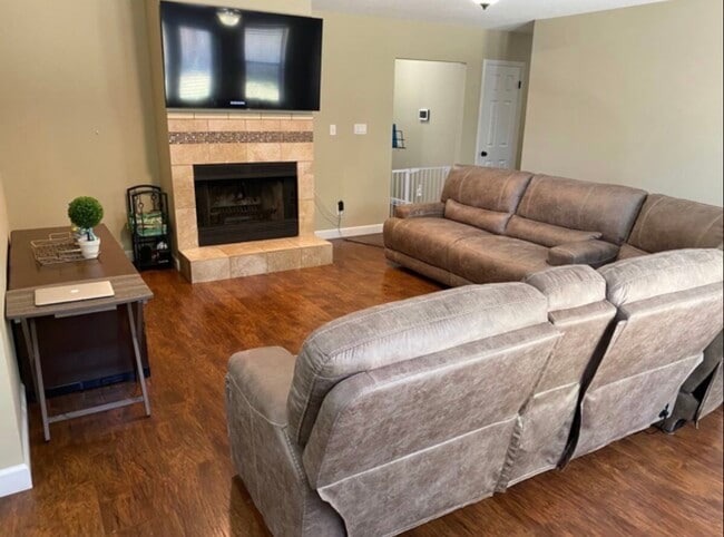 Photo - 404 Spanish Moss Trl