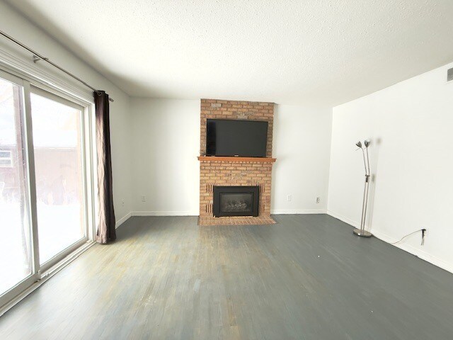 Photo - 4 Bedroom House for Rent London NORTH * Whole Home Rental * AVAIL NOW