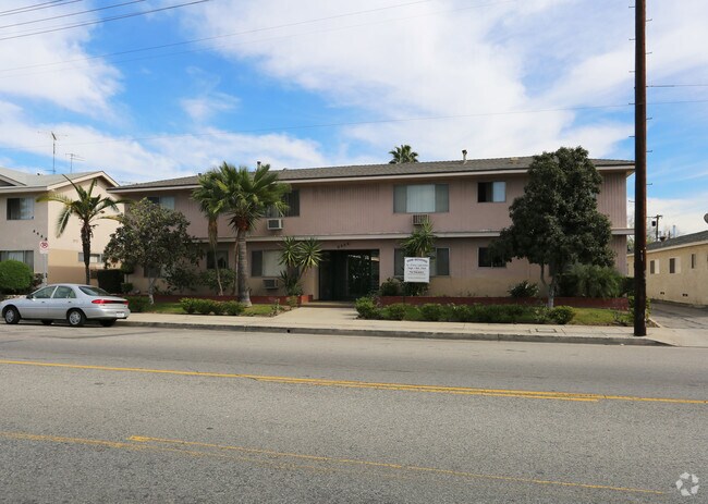6444 Tujunga Ave