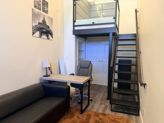 1028 Commonwealth Ave Unit 104