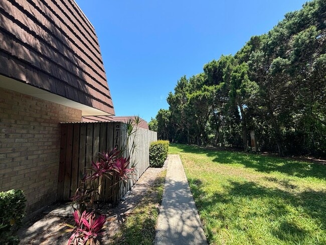 Photo - 2110 21st Ln