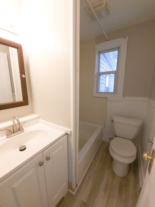 Photo - 1027 35th St SW