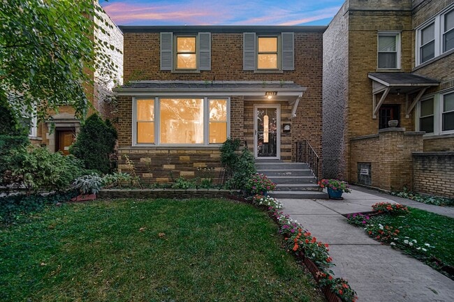 Photo - 6423 N Seeley Ave