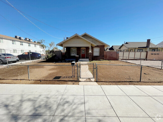 Building Photo - Historic Charmer in the Heart of Downtown ... Rental