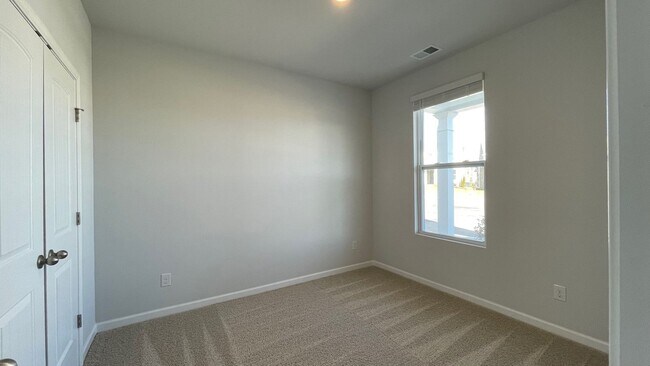 Photo - 2011 Widgeon Pt