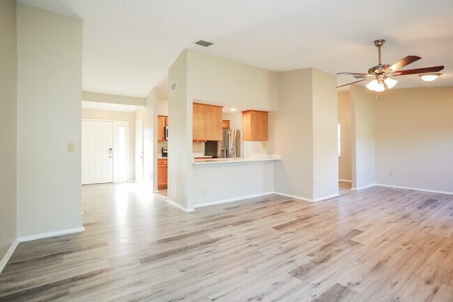 Photo - 10626 Wimbledon Dr