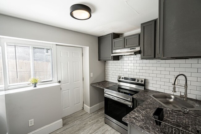 Photo - 2881 Sylvan Rd