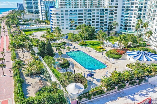5151 Collins Ave Unidad 535