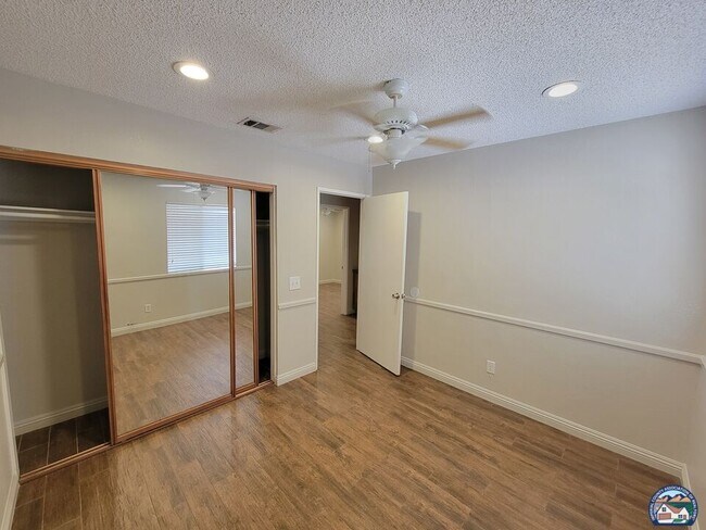 Photo - 861 W Legion Rd