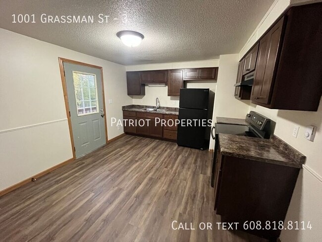 Building Photo - 1001 Grassman St Unit 3