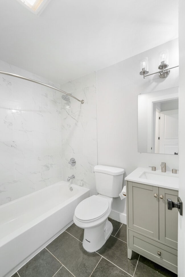 Photo - 280 Collins St Unit 203