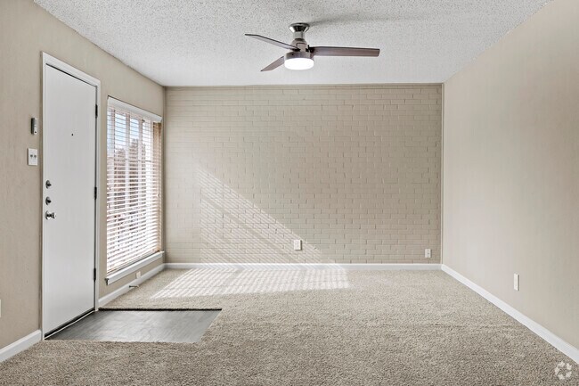 2BR, 1BA - 950SF (The Sinatra) - Entry