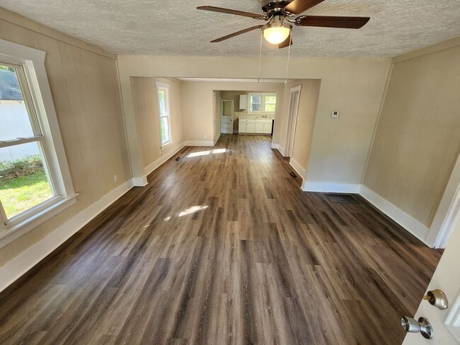 Photo - Spacious 2-Bedroom, 1-Bathroom Home AVAILABLE NOW!!