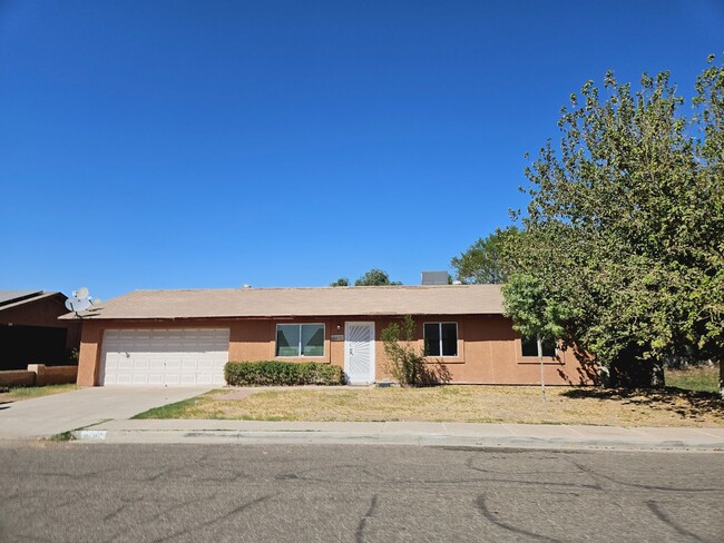 Building Photo - 3 bedroom/2 bath home for Rent