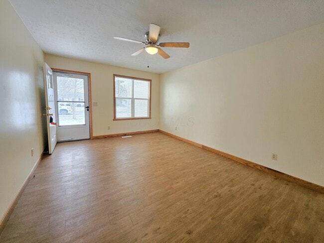 Photo - 101 Andrew Ct E