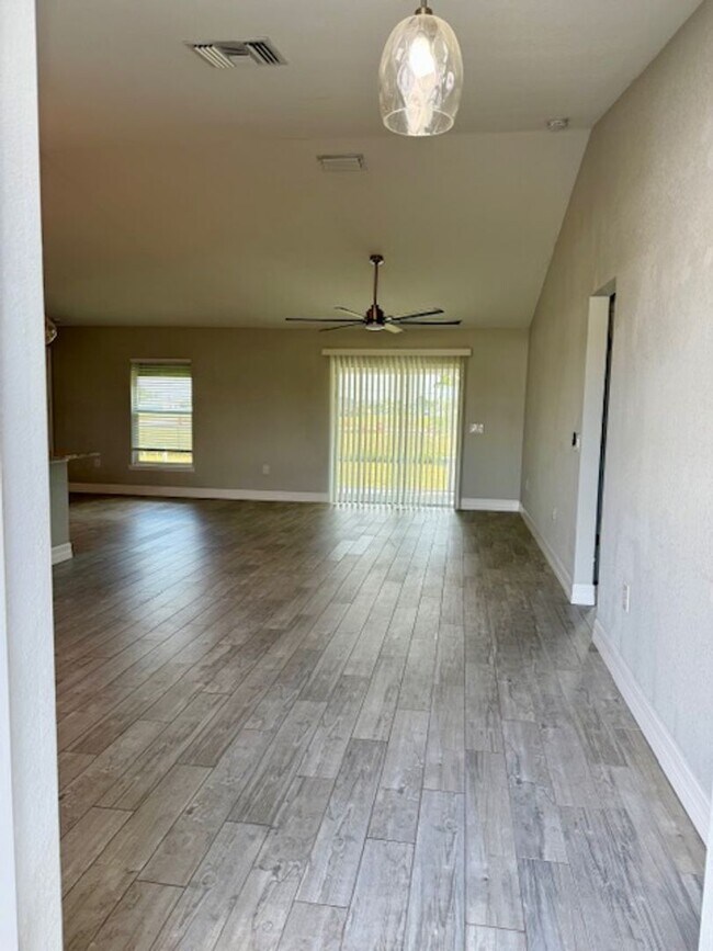 Photo - LIKE BRAND NEW 3 Bed, 2 Bath Home with 2-C...
