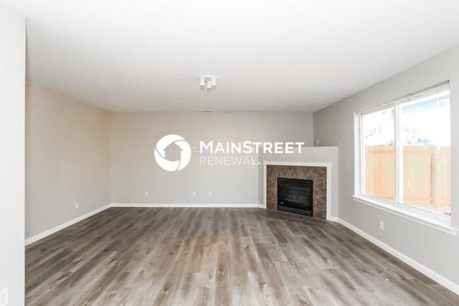 Photo - 4 Bedroom Pet-Friendly Home in SPANAWAY, WA with Main Street Renewal