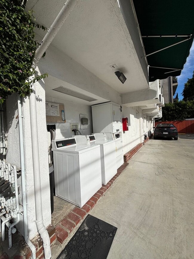 Photo - Blix, 10814-10818 Unit 814 - B