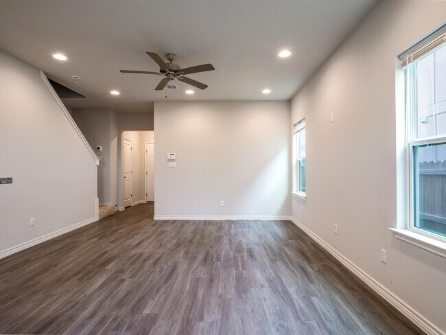 Photo - 222 Peruna Dr