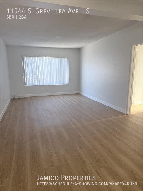 Photo - 11944 S Grevillea Ave Unidad S