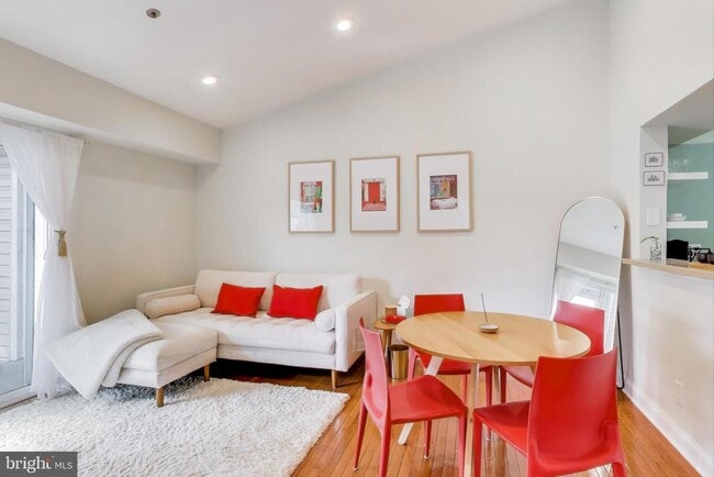 Building Photo - 3315 Wyndham Cir Unit 4228