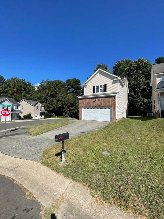 Building Photo - 3 bd 2.5 ba House