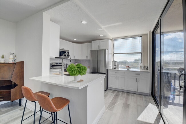 Building Photo - 600 Egret Cir Unit 7505