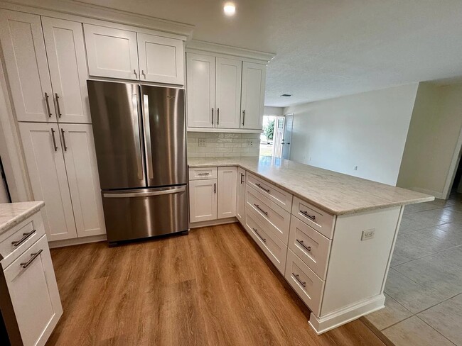 Photo - 2236 Northland Rd