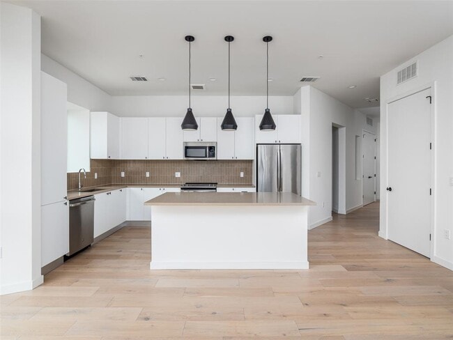 Photo - 800 Embassy Dr Unit 237