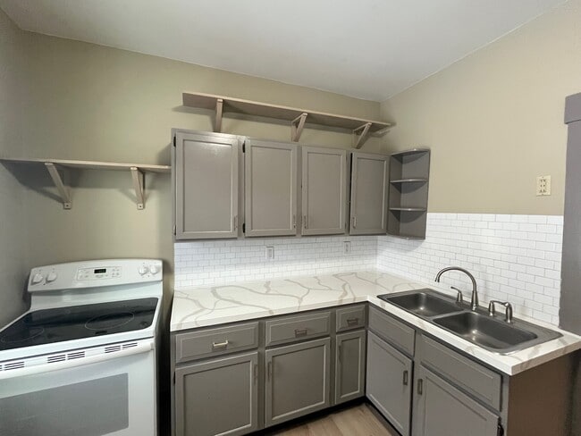 Photo - 817 N 5th St