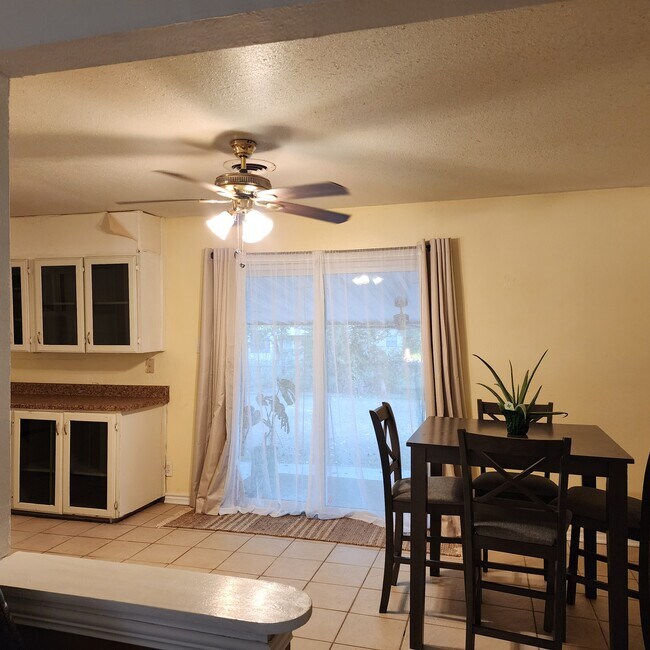 Photo - 1306 Becker Dr