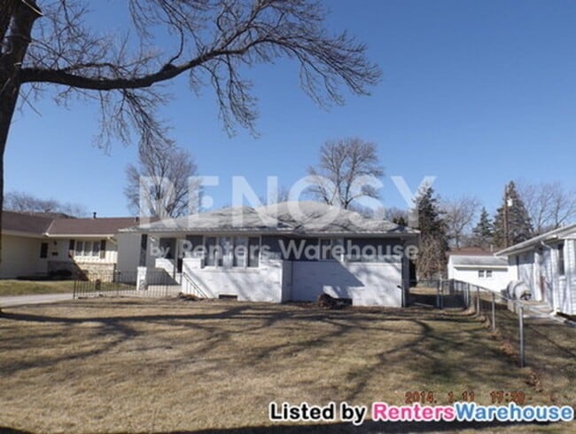 Photo - 7404 Queen Ave S